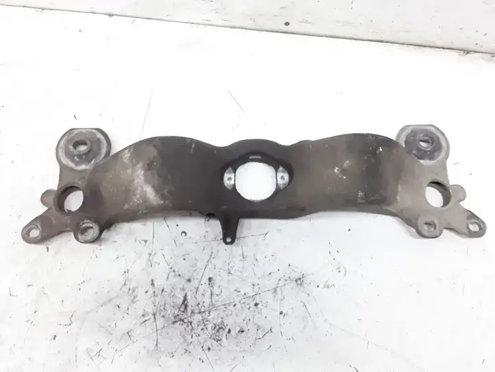 Audi A4 (2000 - 2006)  8E0399263AL Кронштейн крепления коробки передач