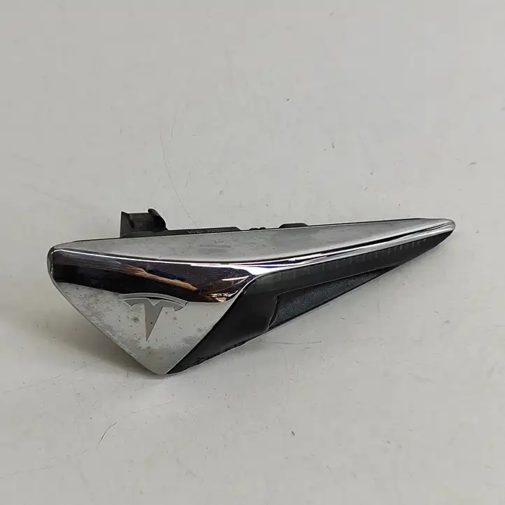 Tesla Model X (2015 - 2021) 103434420B Боковая камера в крыле — фото 1