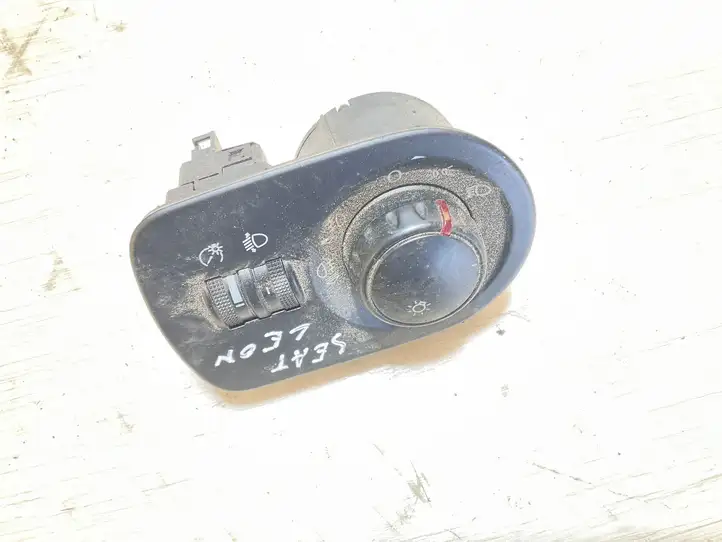Seat Ibiza III (6L) (2002 - 2008) 1P2941431B Включатель фонарей — фото 1