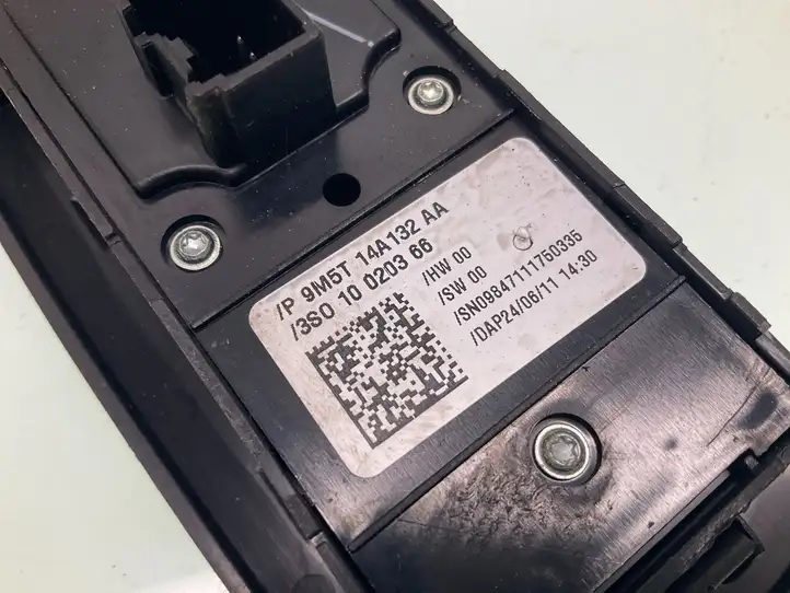 Ford Kuga I (2008 - 2012) 9M5T14A132AA Кнопка стеклоподъемников — фото 2