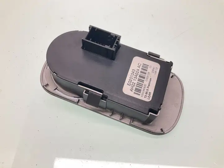 Land Rover Discovery 4 - LR4 (2009 - 2013) AH2213A024AC Включатель фонарей — фото 2