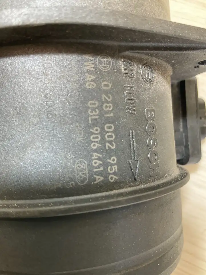 (2014 - 2018) 03L906461A Датчик массового расхода воздуха — фото 3