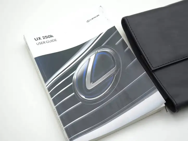 Lexus UX (2020 - ) Сервисная книжка — фото 9