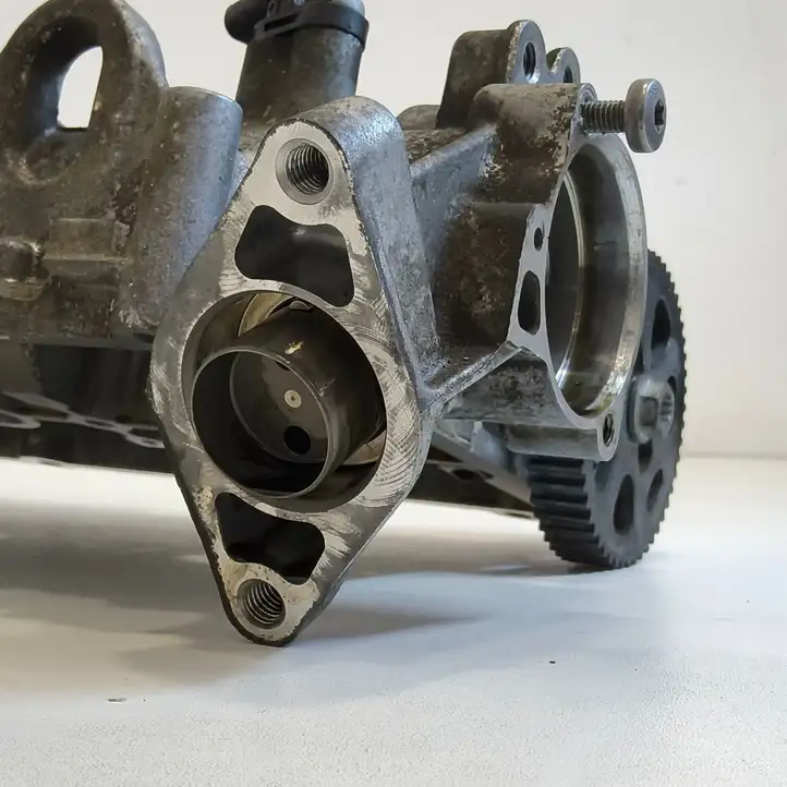 Volkswagen Golf VII (2013 - 2019) 04E103479 Крышка головки блока цилиндров — фото 4