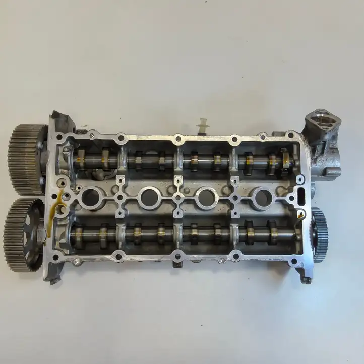 Volkswagen Golf VII (2013 - 2019) 04E103479 Крышка головки блока цилиндров — фото 8