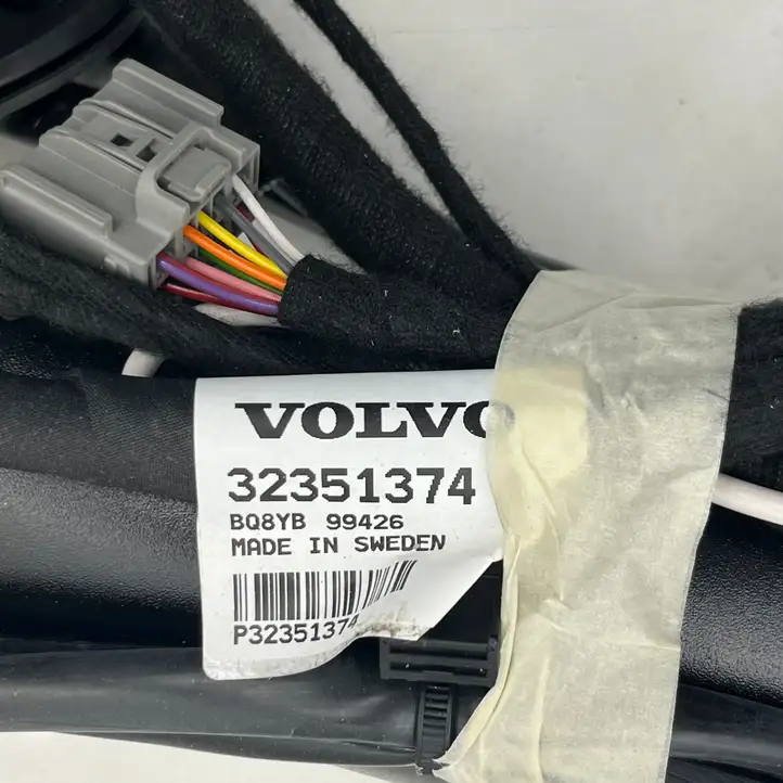 Volvo XC60 (2017 - ) 32351378 Комплект буксировочного крюка — фото 6