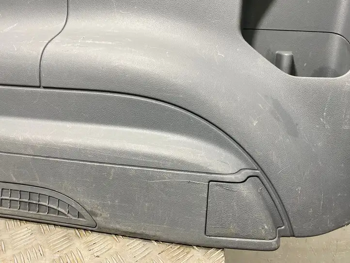 Mercedes-Benz Vito Viano W639 (2003 - 2010) A6396901453 Обшивка задней двери — фото 10