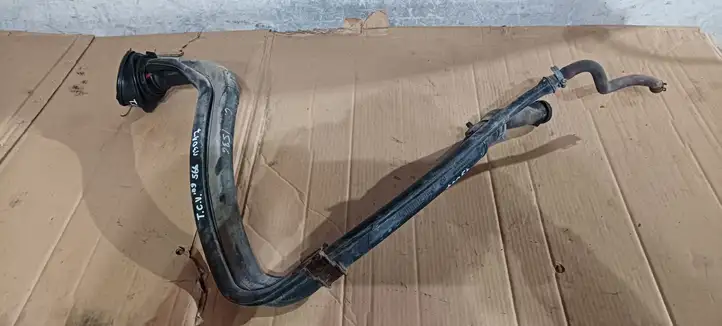 Toyota Corolla Verso AR10 (2004 - 2009) Топливная наливная труба — фото 3
