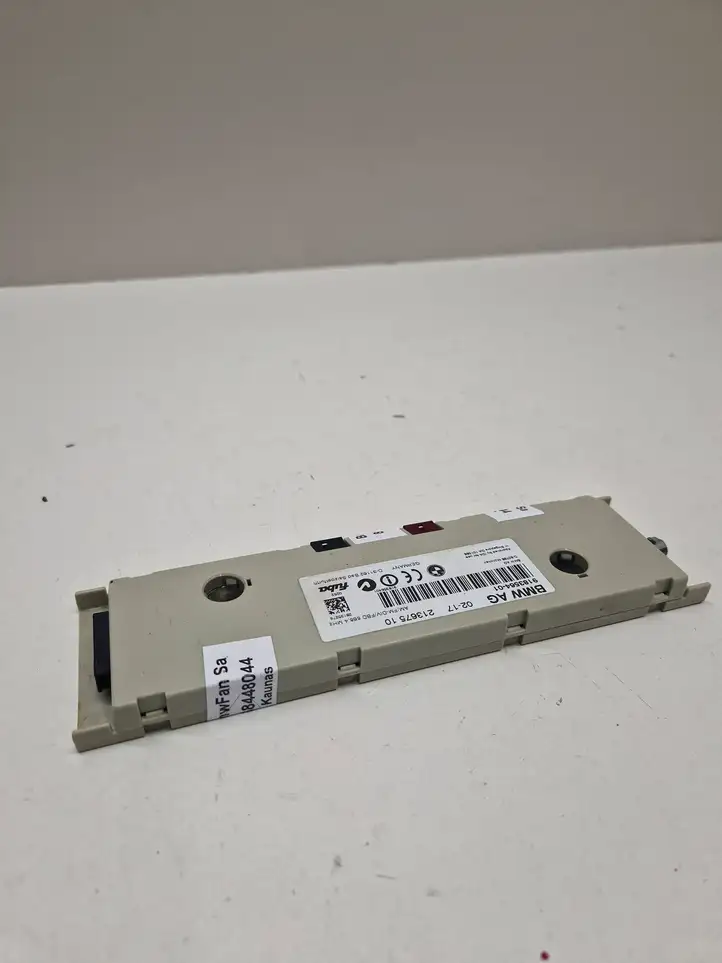 BMW 5 E60 E61 (2004 - 2010) 21367510 Усилитель антенны — фото 4