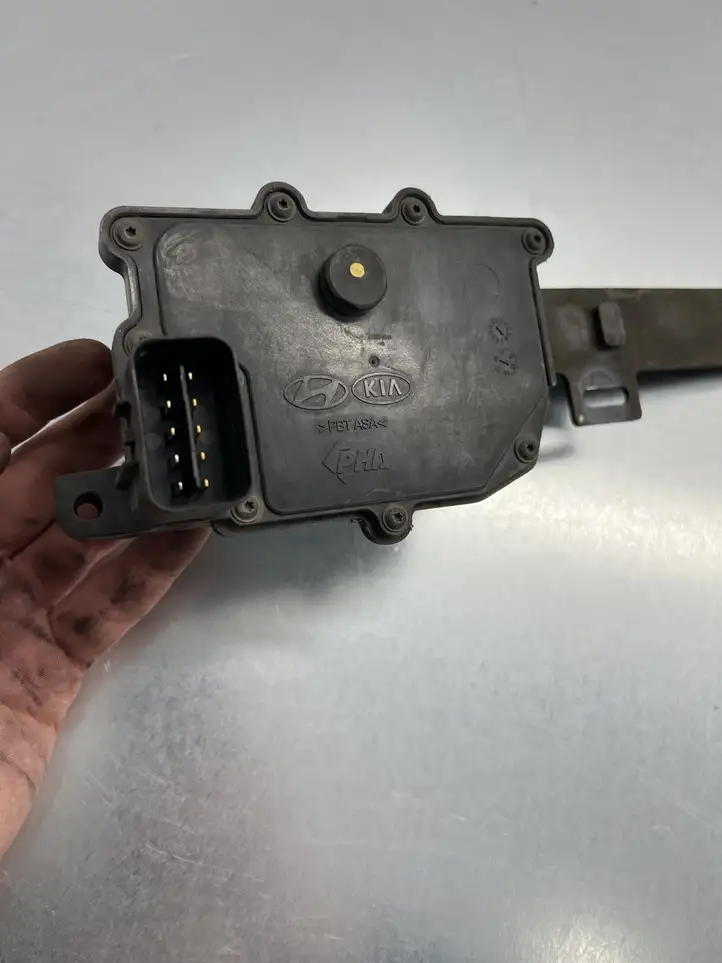 Hyundai Santa Fe (2012 - 2015) 791702W000 Подушка безопасности пешехода — фото 3