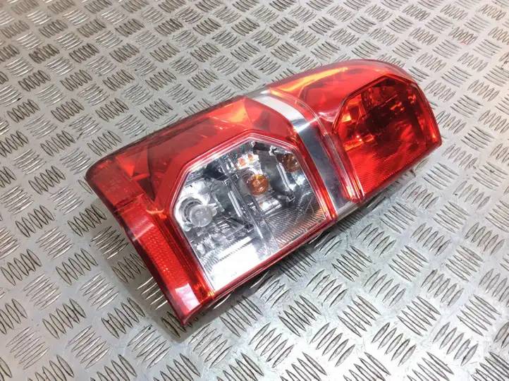 Toyota Hilux (AN10, AN20, AN30) (2011 - 2015) 0K235641 Задний фонарь в кузове — фото 1