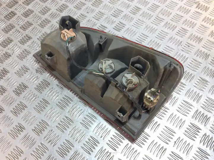 Toyota Hilux (AN10, AN20, AN30) (2011 - 2015) 0K235641 Задний фонарь в кузове — фото 2
