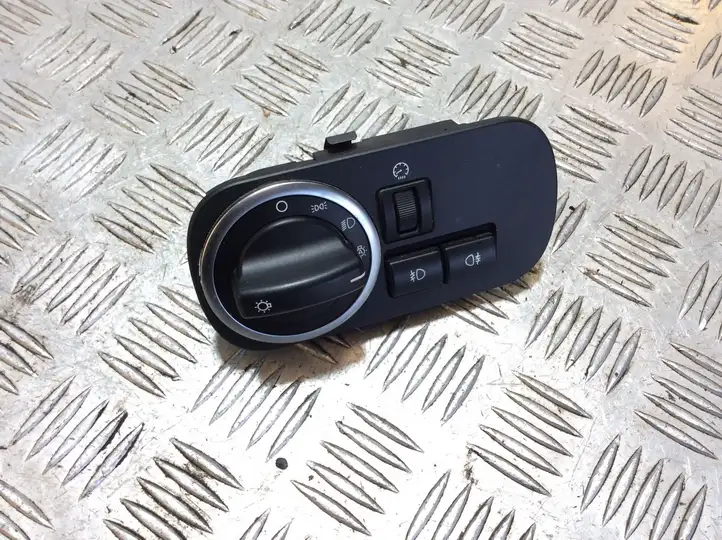 Land Rover Discovery 4 - LR4 (2009 - 2013) AH2213A024AC Включатель фонарей — фото 1