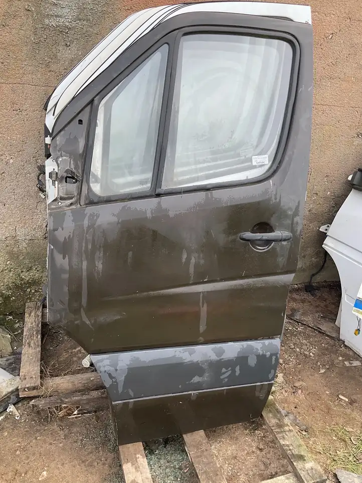 Mercedes-Benz Sprinter W906 (2006 - 2018) Дверь — фото 2