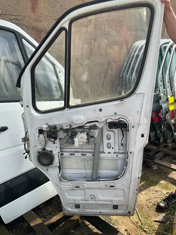 Mercedes-Benz Sprinter W906 (2006 - 2018) Дверь — фото 4