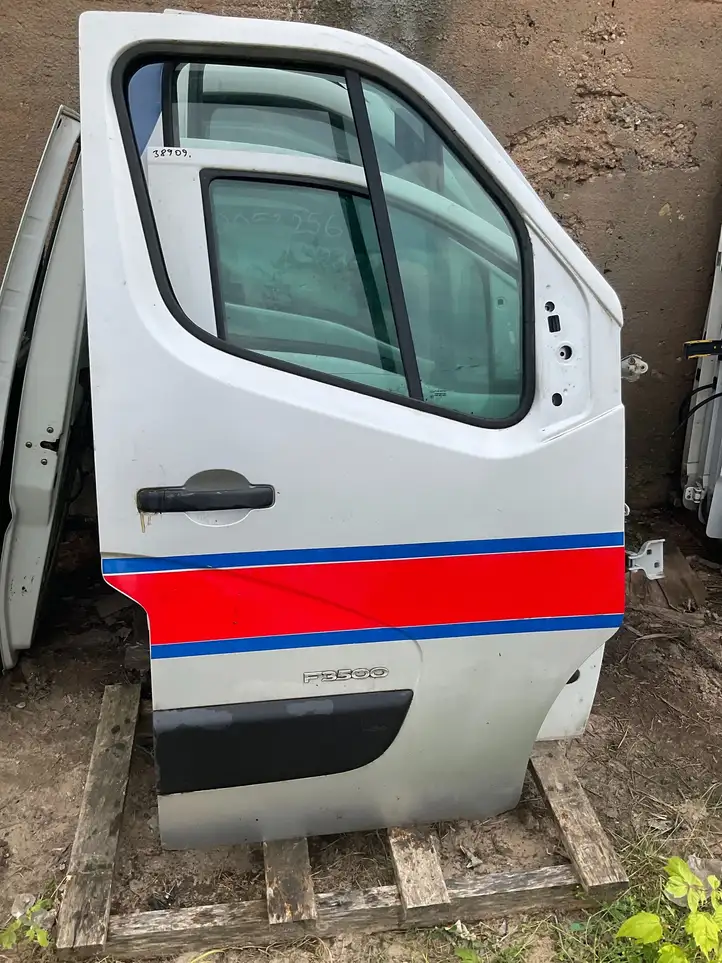 Renault Master III (2010 - ) Дверь — фото 1