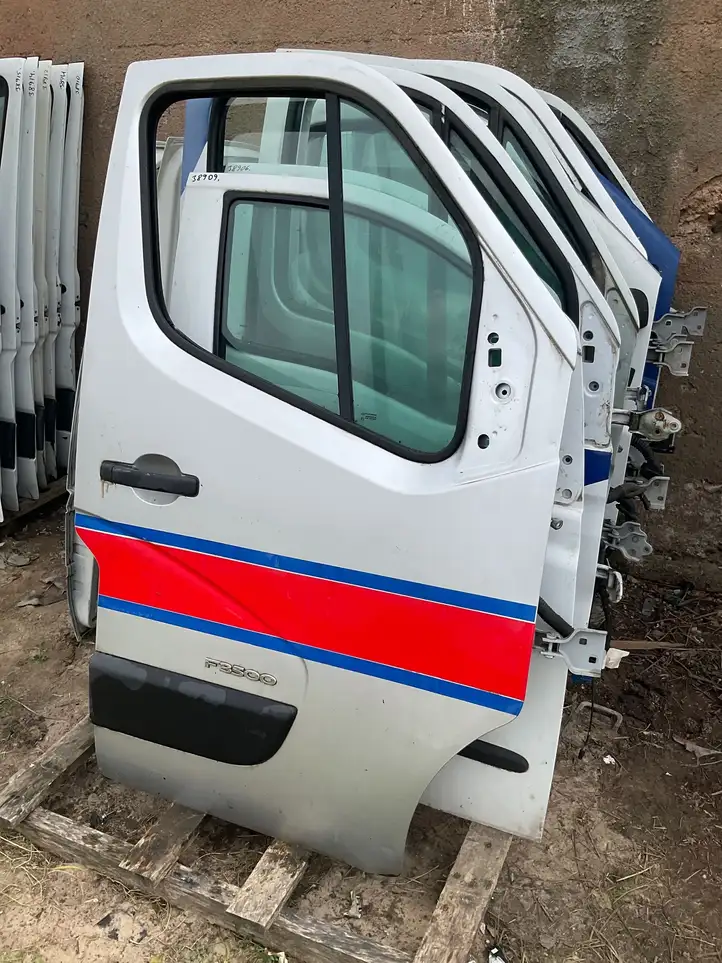 Renault Master III (2010 - ) Дверь — фото 2