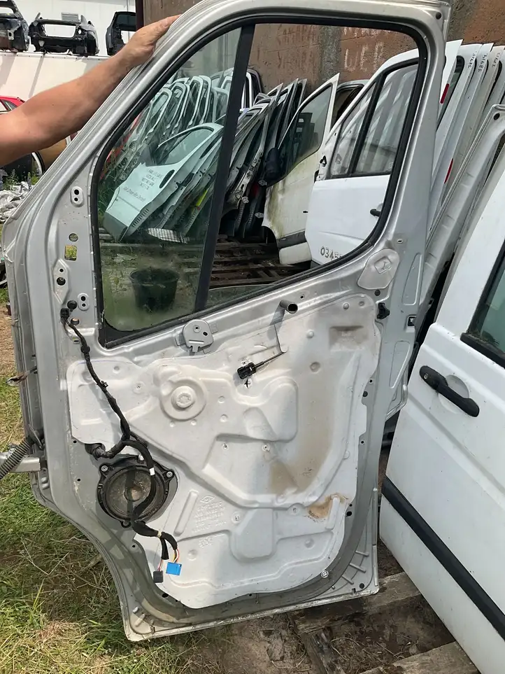 Renault Master III (2010 - ) Дверь — фото 4