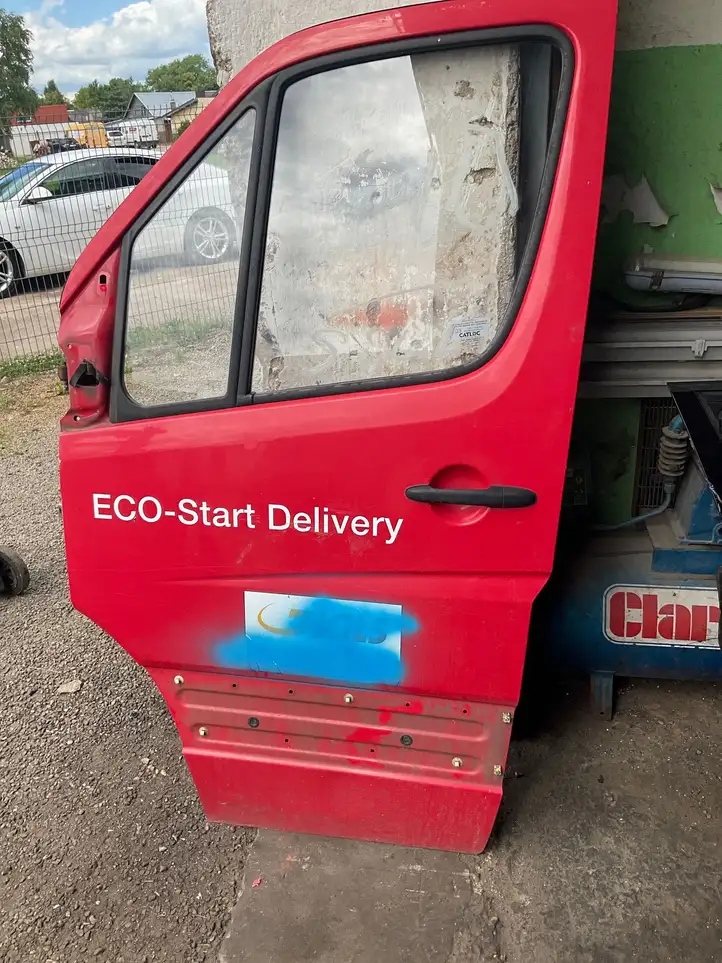 Mercedes-Benz Sprinter W906 (2006 - 2018) Дверь — фото 2