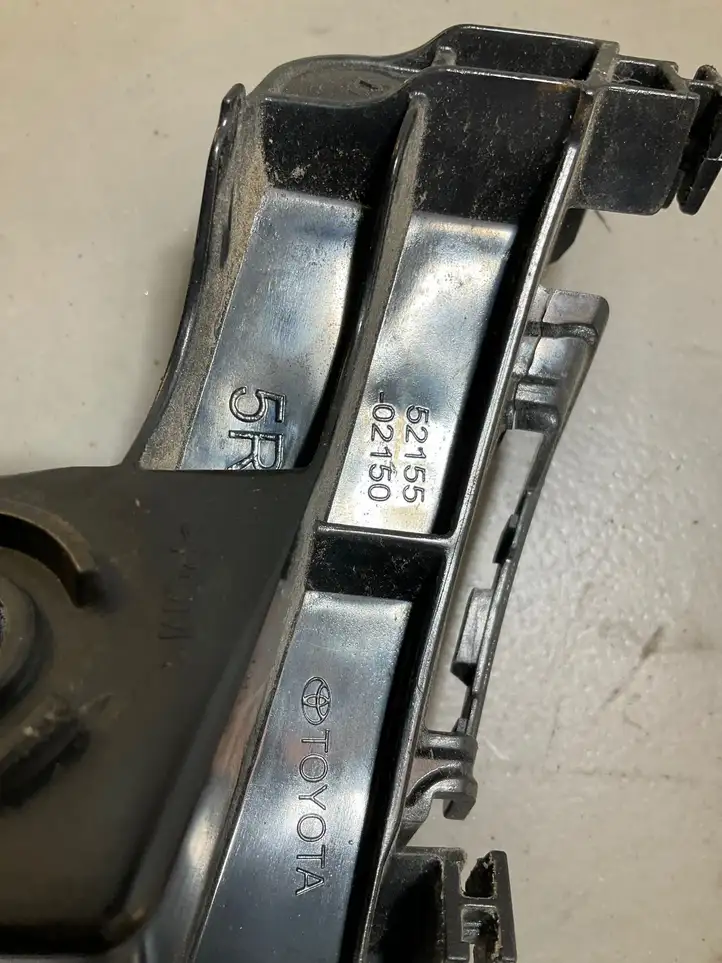 Toyota Corolla E210 E21 (2018 - ) 5215502150 Кронштейн заднего бампера — фото 2