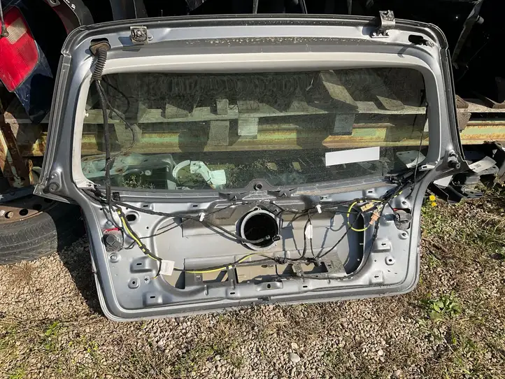 Volkswagen Golf V (2003 - 2009) Крышка багажника — фото 4