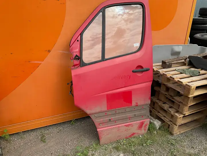Mercedes-Benz Sprinter W906 (2006 - 2018) Дверь — фото 2