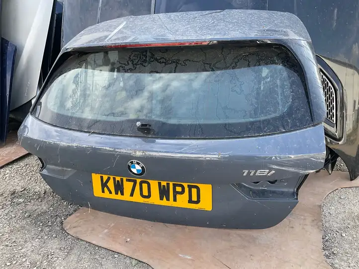 BMW 1 F40 (2019 - ) Крышка багажника — фото 2