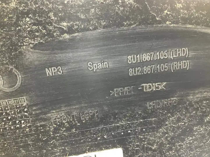 (2014 - 2018) 8U1867105 Обшивка передней двери — фото 2