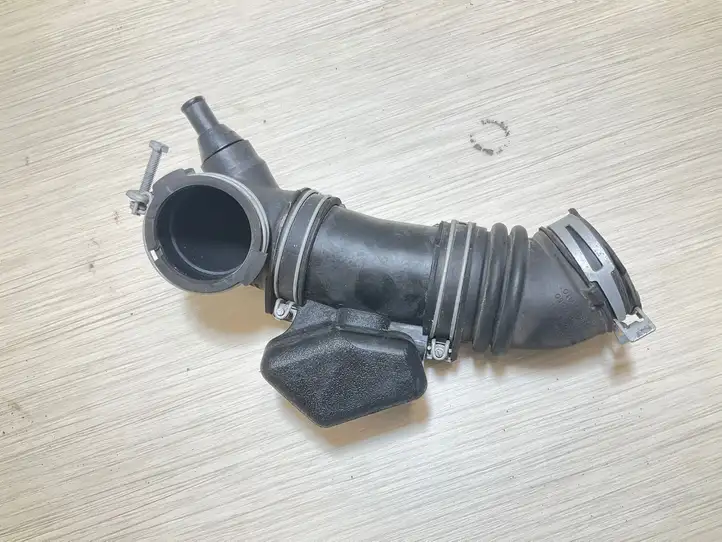 Toyota Auris E210 (2018 - ) 178940T010 Трубка подачи воздуха — фото 3