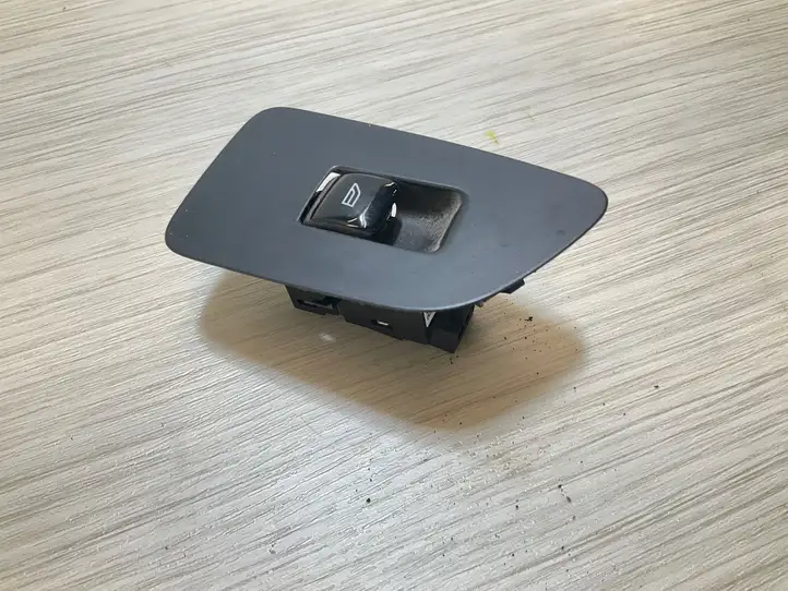 Volvo XC90 (2014 - 2019) 31376458 Кнопка стеклоподъемников — фото 1