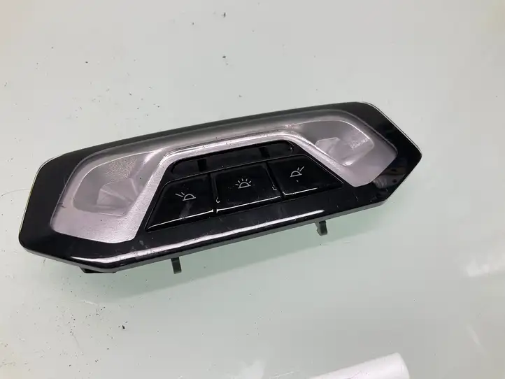 BMW 3 G20 G21 (2019 - ) 94904302 Передняя подсветка — фото 1