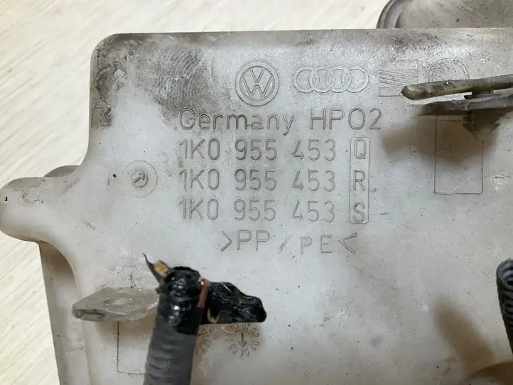 Volkswagen Jetta V (2005 - 2010) 1K0955453R Бачок омывателя стекла — фото 2