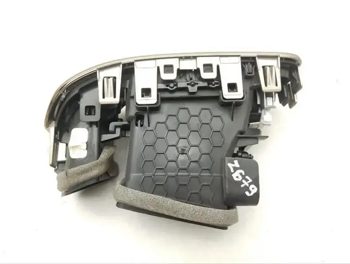 Dodge Ram (2018 - ) 6BK652X7AD Боковой воздушный дефлектор — фото 4