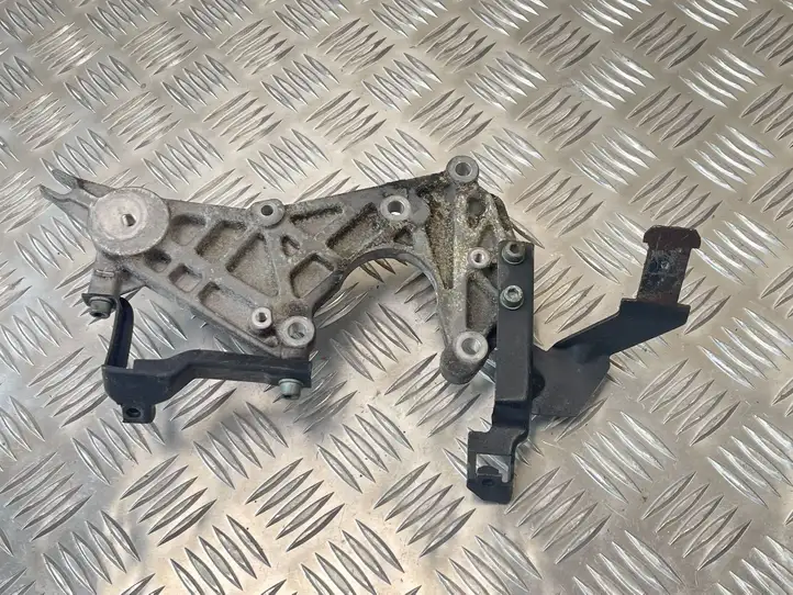 Volkswagen Touareg I (2002 - 2010) 059130147H Кронштейн топливного насоса — фото 5