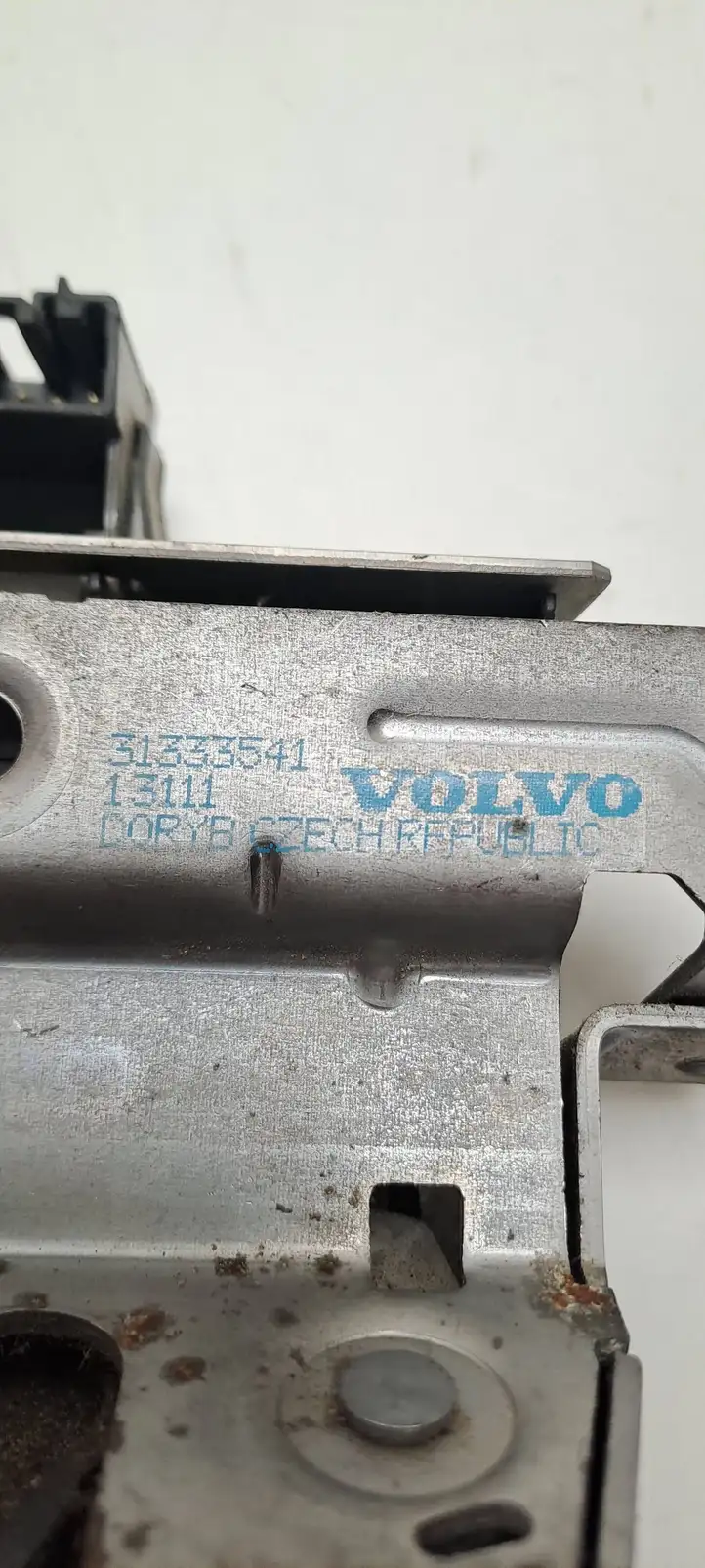 Volvo V70 (2007 - 2013) 31333541 Замок крышки багажника — фото 5