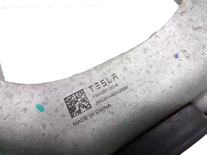 Tesla Model 3 (2024 - ) 134439100A Верхняя опора пружины — фото 4