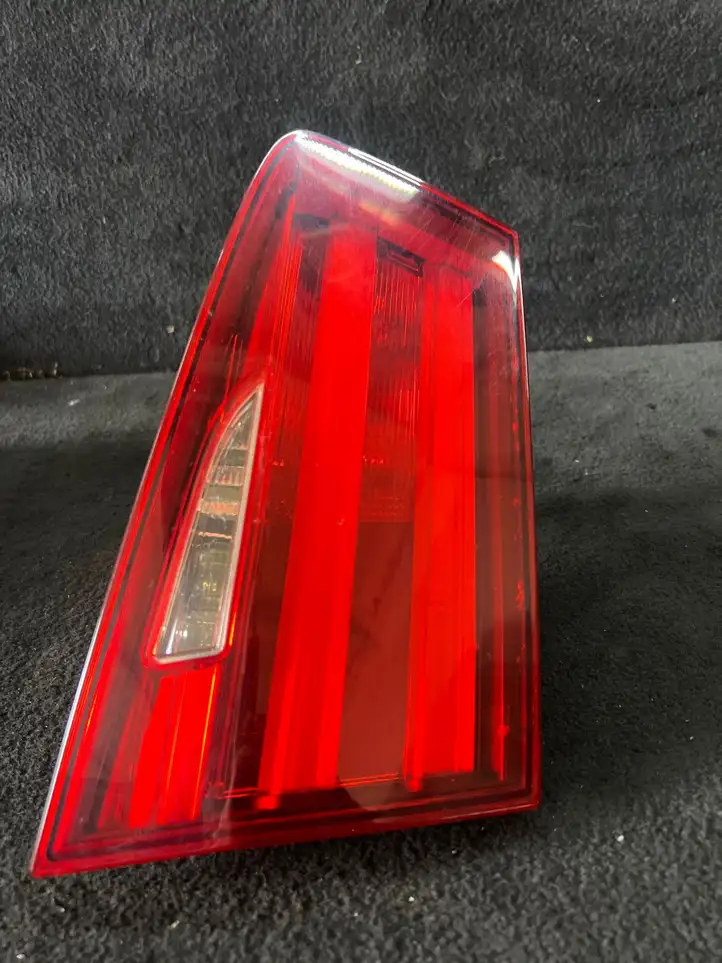 BMW 5 F10 F11 (2009 - 2016) 7203227 Задний фонарь в крышке багажника — фото 2