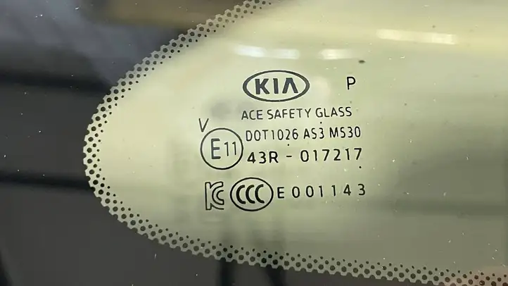 Kia Sorento IV (2020 - ) 87820P2300 Заднее боковое стекло — фото 4