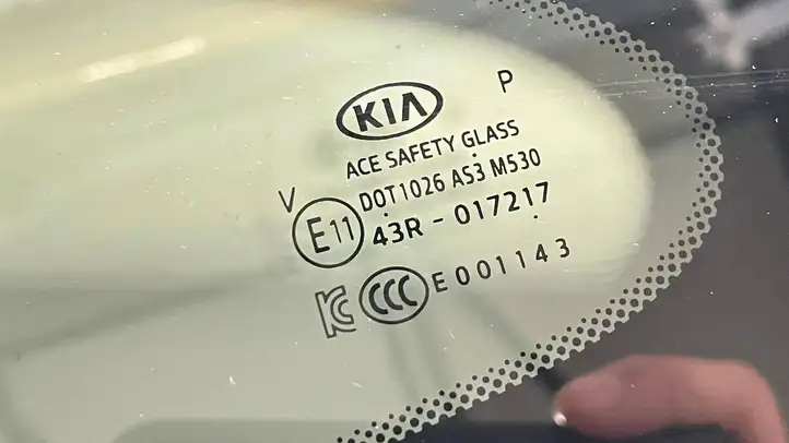 Kia Sorento IV (2020 - ) 87810P2300 Заднее боковое стекло — фото 3
