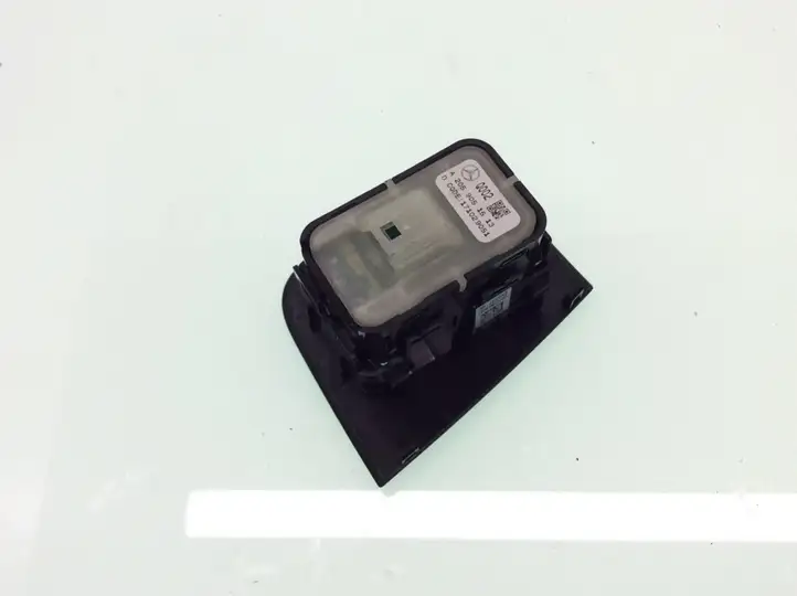 Mercedes-Benz C W205 (2014 - 2021) A2059051513 Блок кнопок стеклоподъемников — фото 2