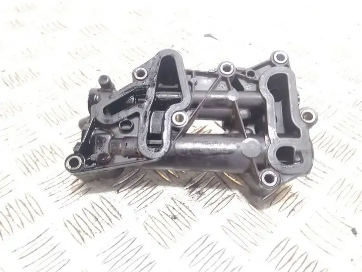 BMW 3 F30 F35 F31 (2012 - 2018) 70379335 Кронштейн масляного фильтра — фото 2