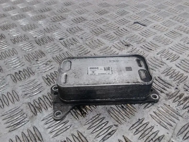 BMW 3 F30 F35 F31 (2012 - 2018) 8507627 Кронштейн масляного фильтра — фото 1