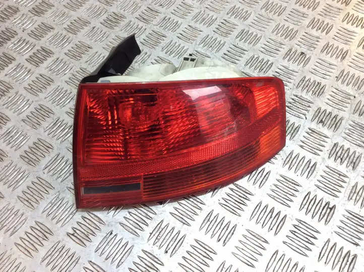 Audi A4 S4 B7 8E 8H (2004 - 2009) 8E0965070 Задний фонарь в кузове — фото 1