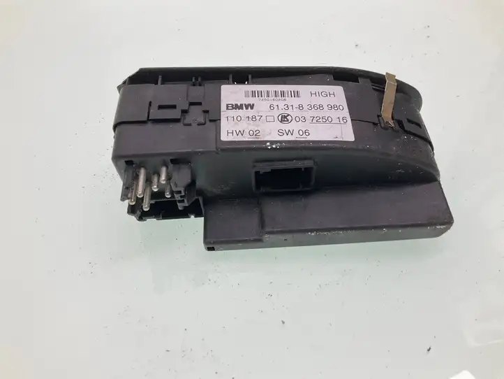 BMW 5 E39 (1996 - 2003) 61318368980 Кнопка стеклоподъемников — фото 3