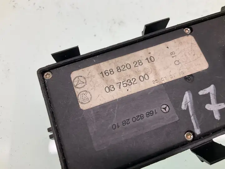 Mercedes-Benz A W168 (1997 - 2004) 1688202810 Блок кнопок стеклоподъемников — фото 2