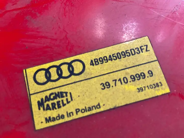 Audi A6 S6 C5 4B (2001 - 2004) 4B9945095D Задний фонарь в кузове — фото 2