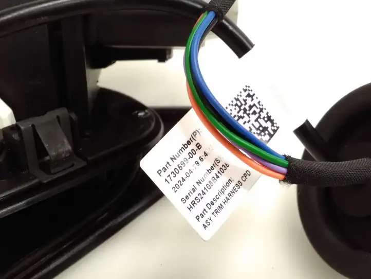 Tesla Model 3 (2024 - ) 171510300B Крышка зарядного разъема — фото 9