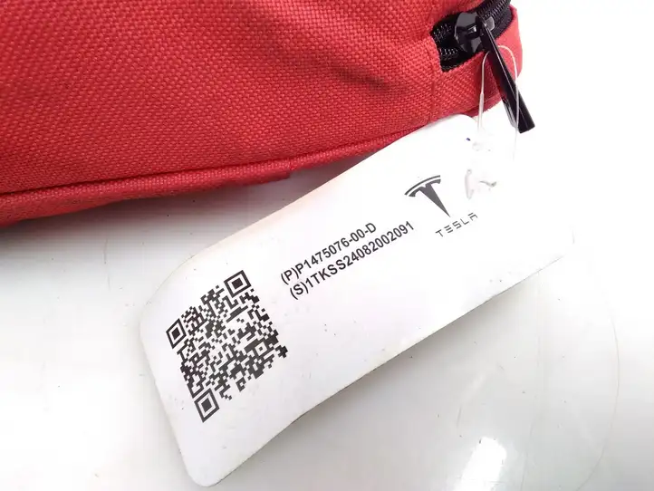 Tesla Model 3 (2024 - ) 147507600D Автомобильная аптечка — фото 5