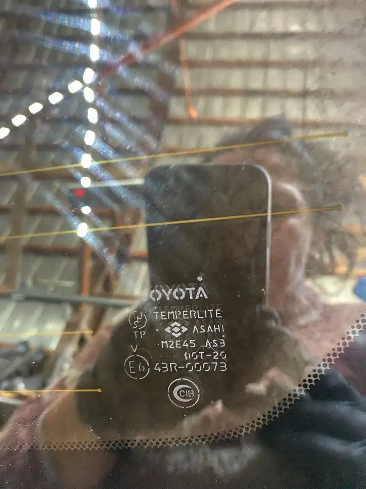 Toyota Land Cruiser (J100) (1998 - 2007) 756426002 Стекло раздвижной двери — фото 3