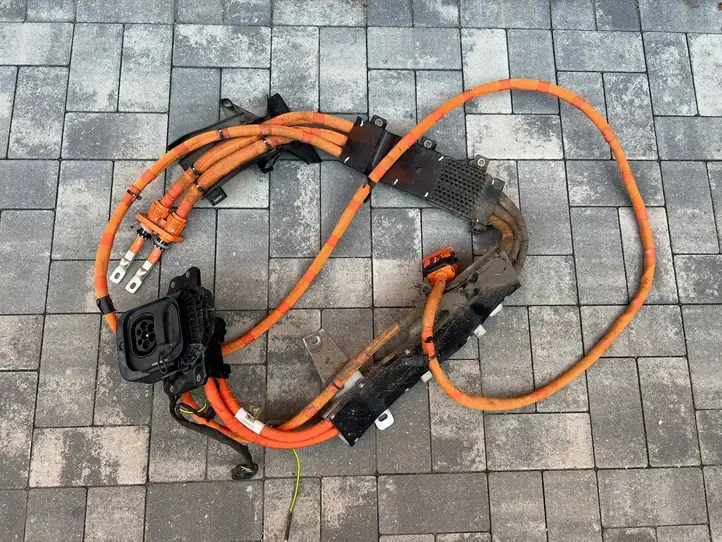 Volvo C40 (2021 - ) 32264997 Зарядный разъем электромобиля — фото 1